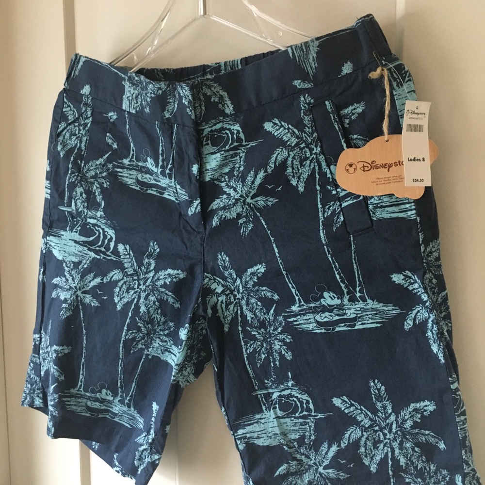 Ladies Disney Print Shorts size 8